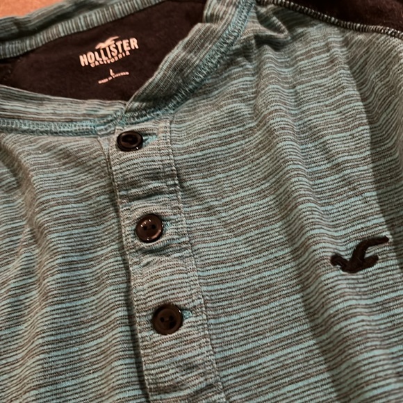 Two Hollister shirts - Picture 5 of 5